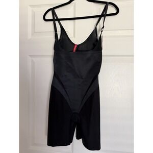 NWT SPANX Thinstincts 2.0 Open-Bust Mid-Thigh Bodysuit Black Small